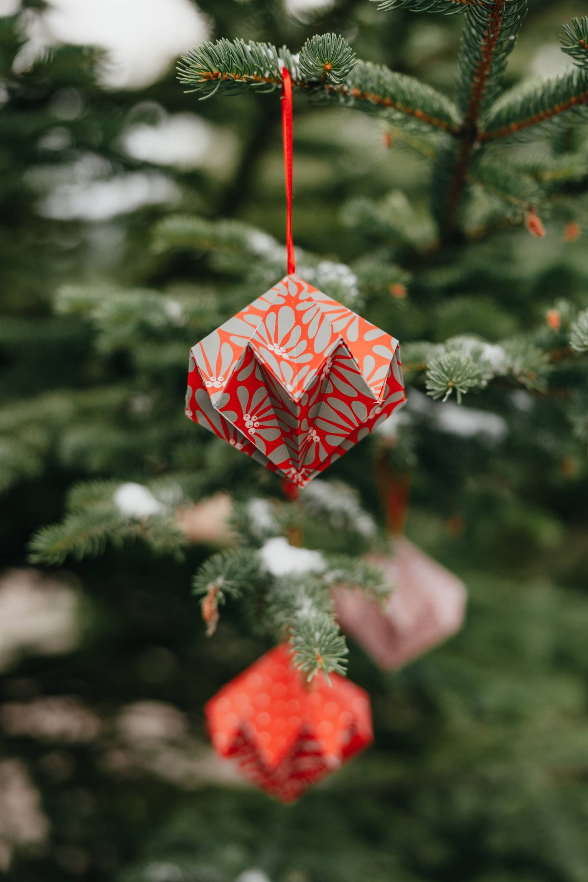Paper Ornament Craft Kit / Red