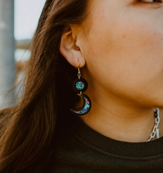 Nuci Earrings: Black / Hook-In