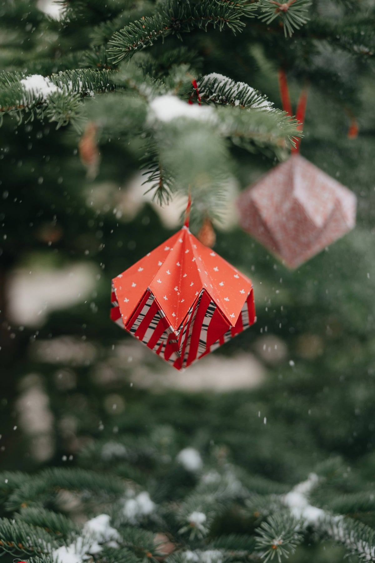 Paper Ornament Craft Kit / Red