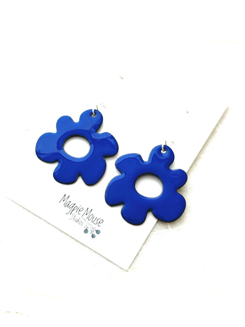 Ultramarine Blue Retro Flower Earrings