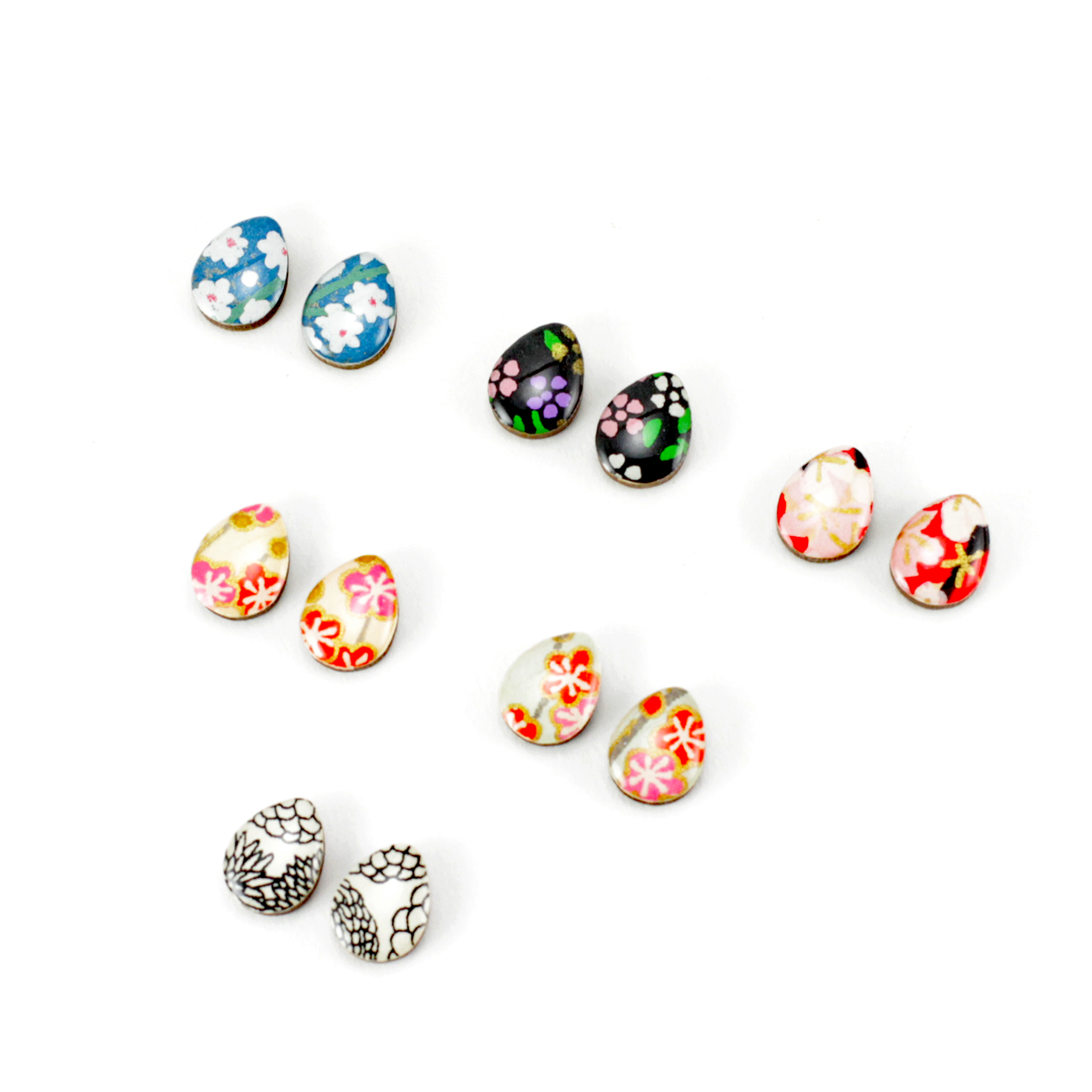 Oval/Egg Shaped Titanium Stud Earrings: Floral Chiyogami